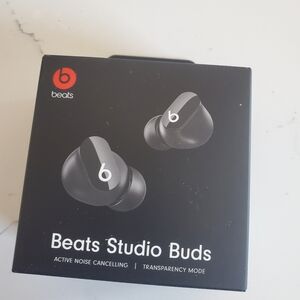 Beats studio buds NEW